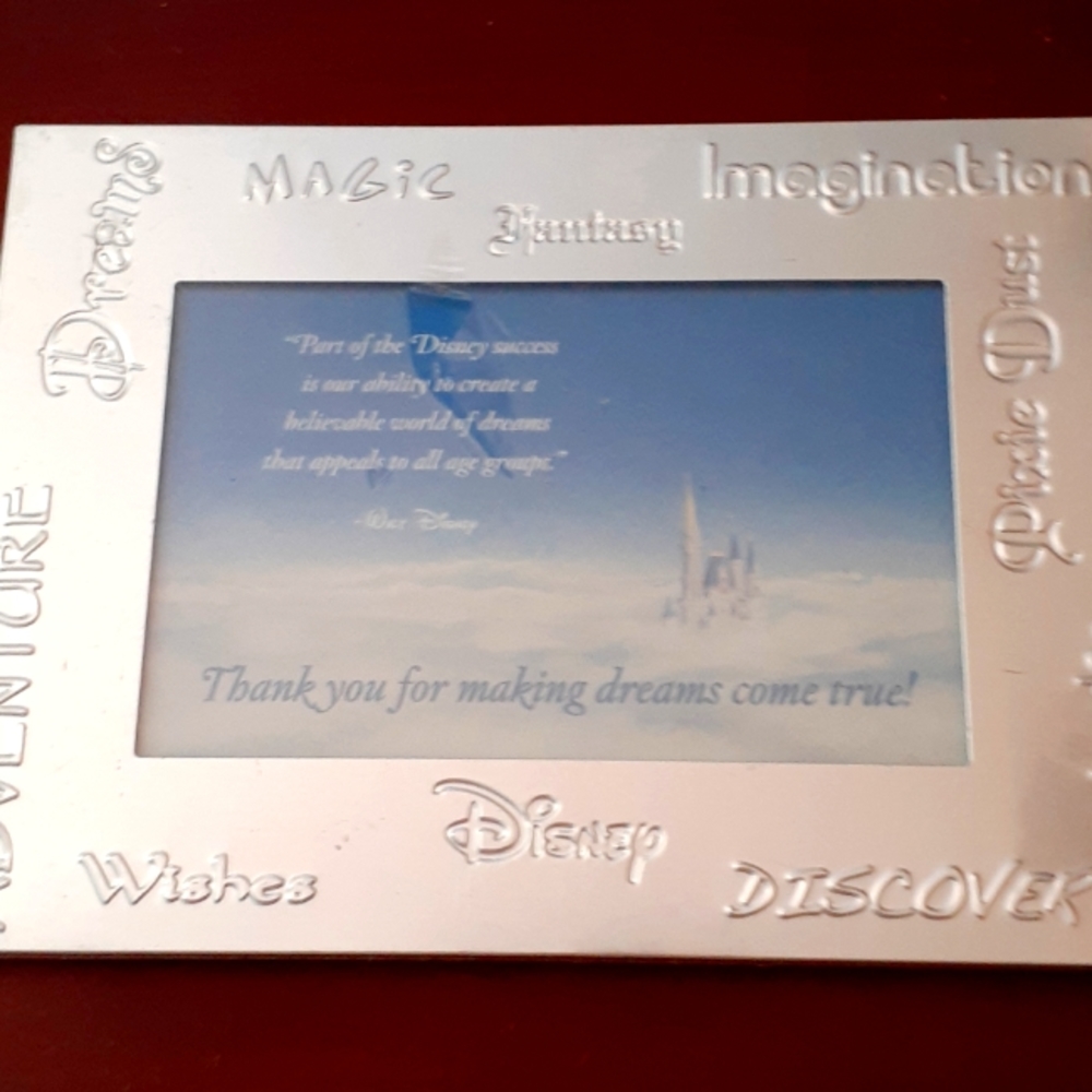 Disney Fits 3 x 5 Picture Frame New